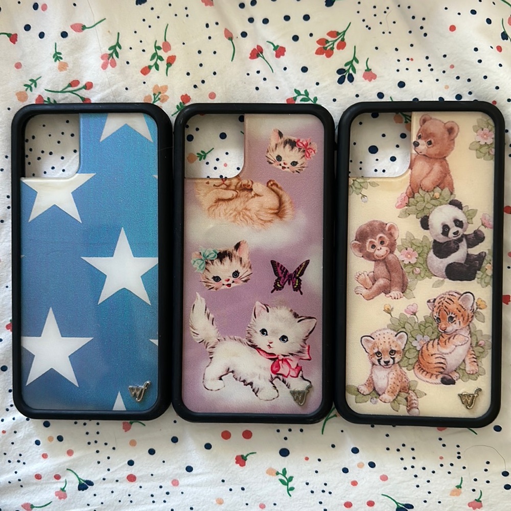 3 WildFlower iPhone cases: I will sell individual for 20 each or pack for 50